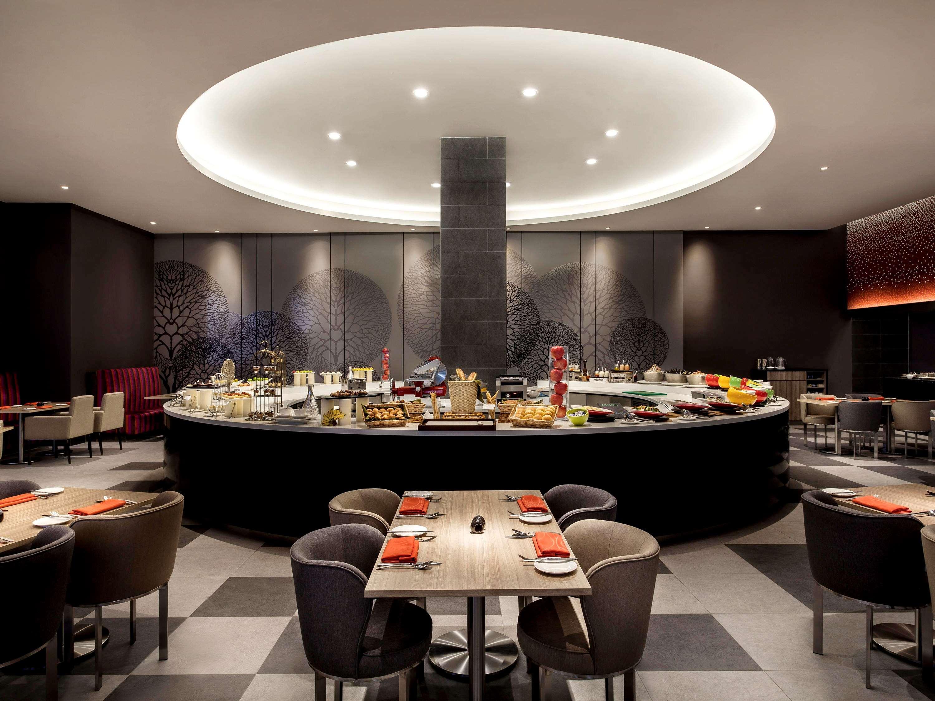 Pullman Miri Waterfront Hotel Ngoại thất bức ảnh The restaurant