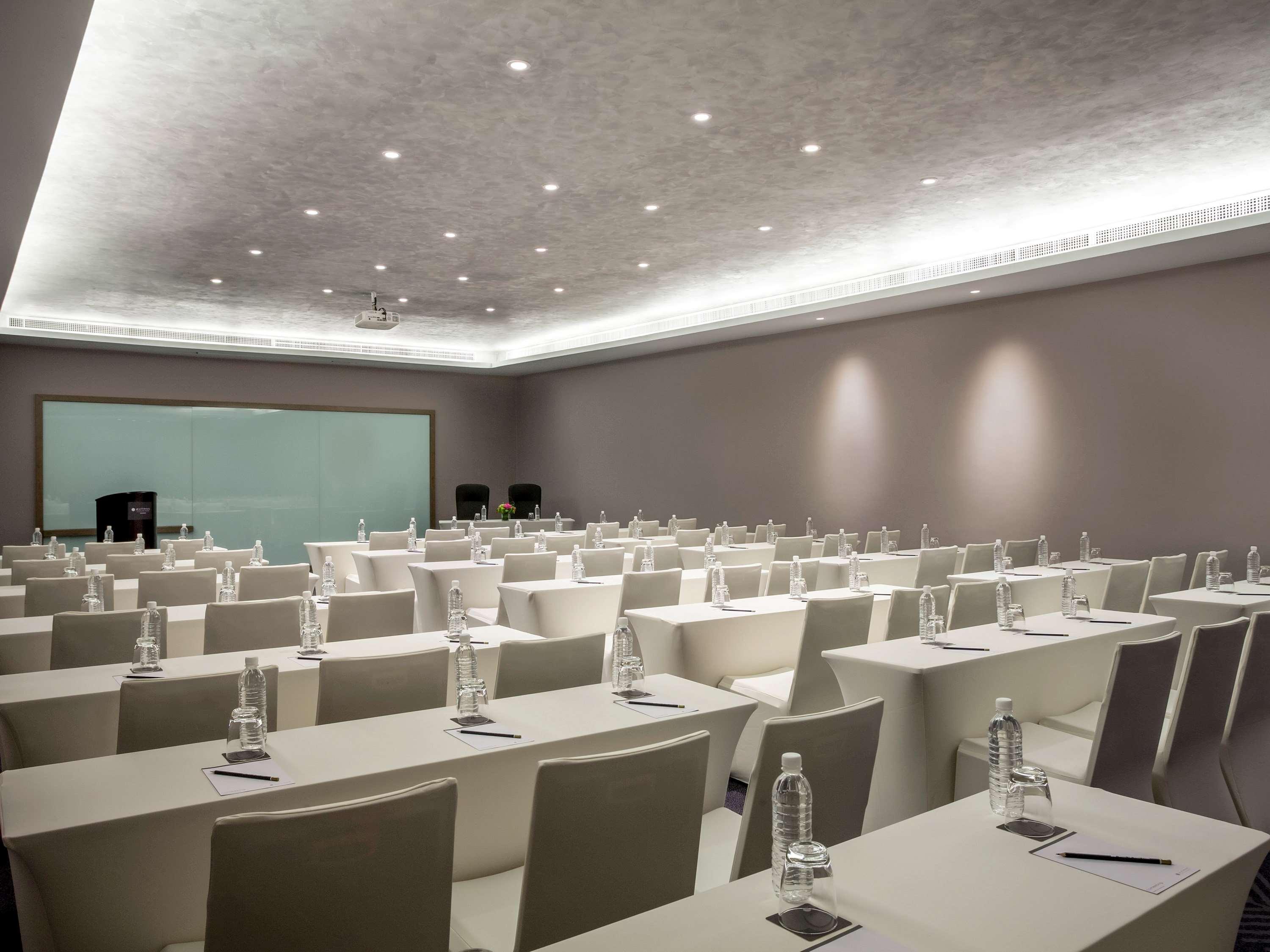 Pullman Miri Waterfront Hotel Ngoại thất bức ảnh Meeting room