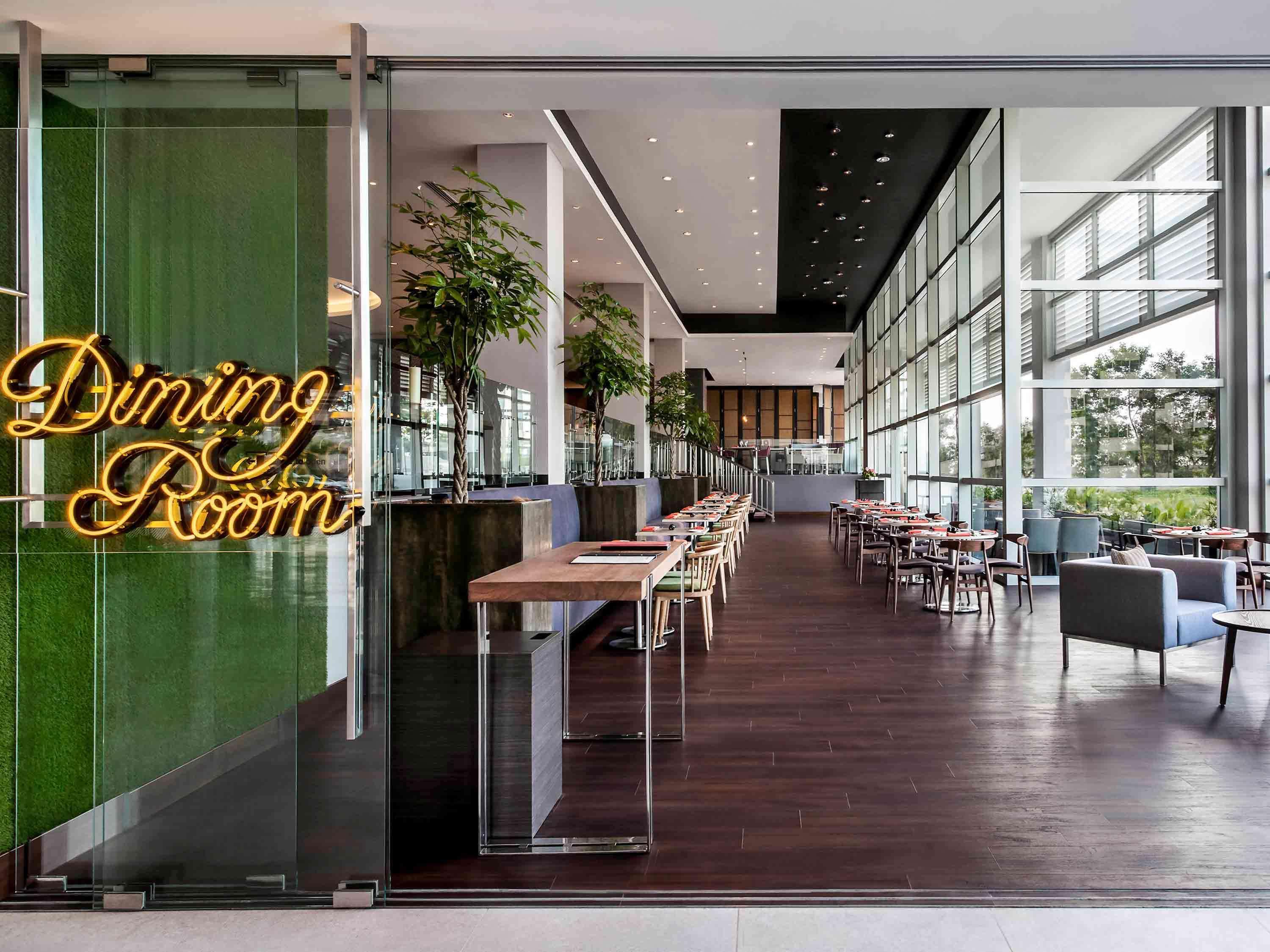 Pullman Miri Waterfront Hotel Ngoại thất bức ảnh Dining Room