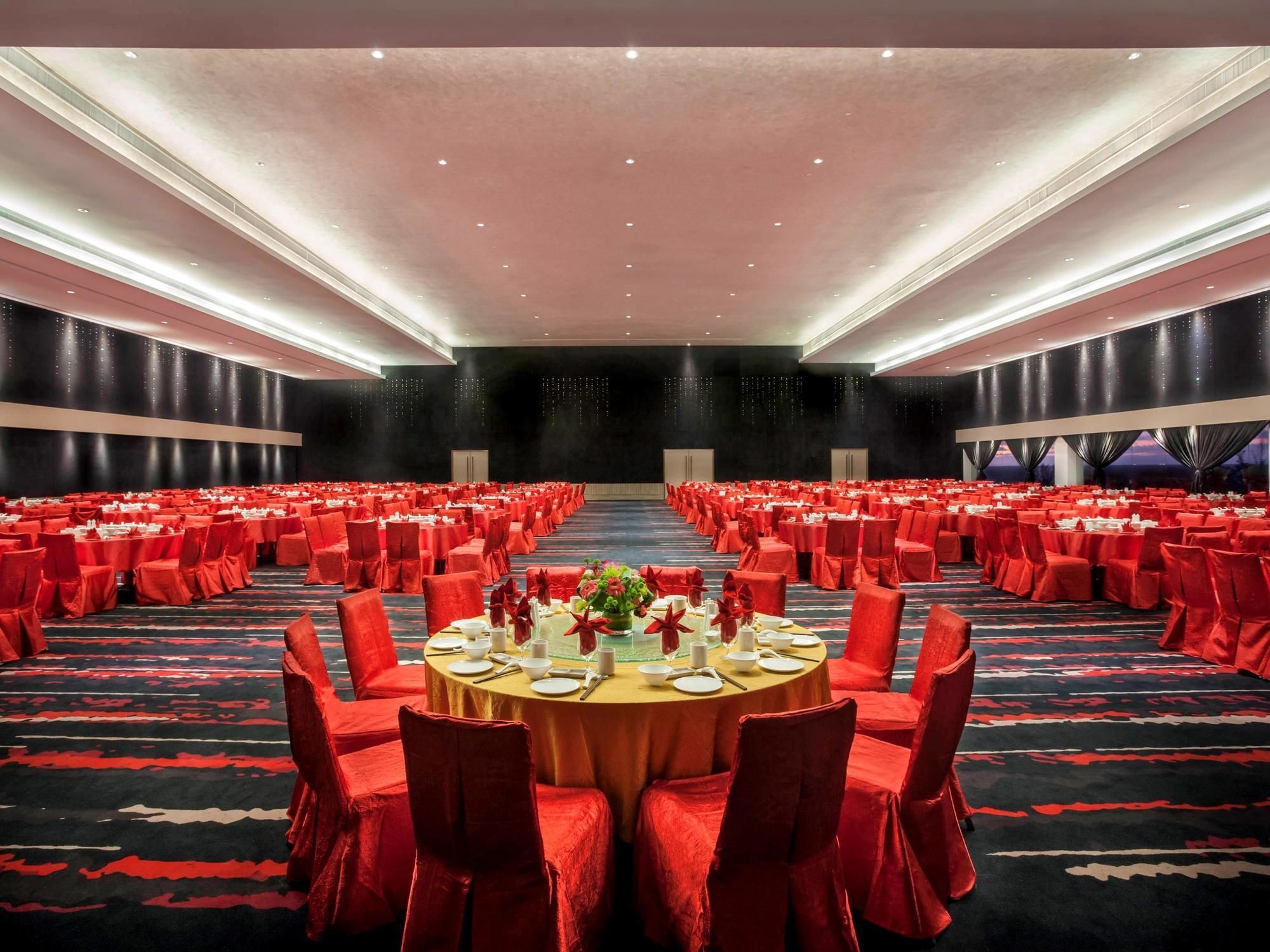 Pullman Miri Waterfront Hotel Ngoại thất bức ảnh The Grand Ballroom