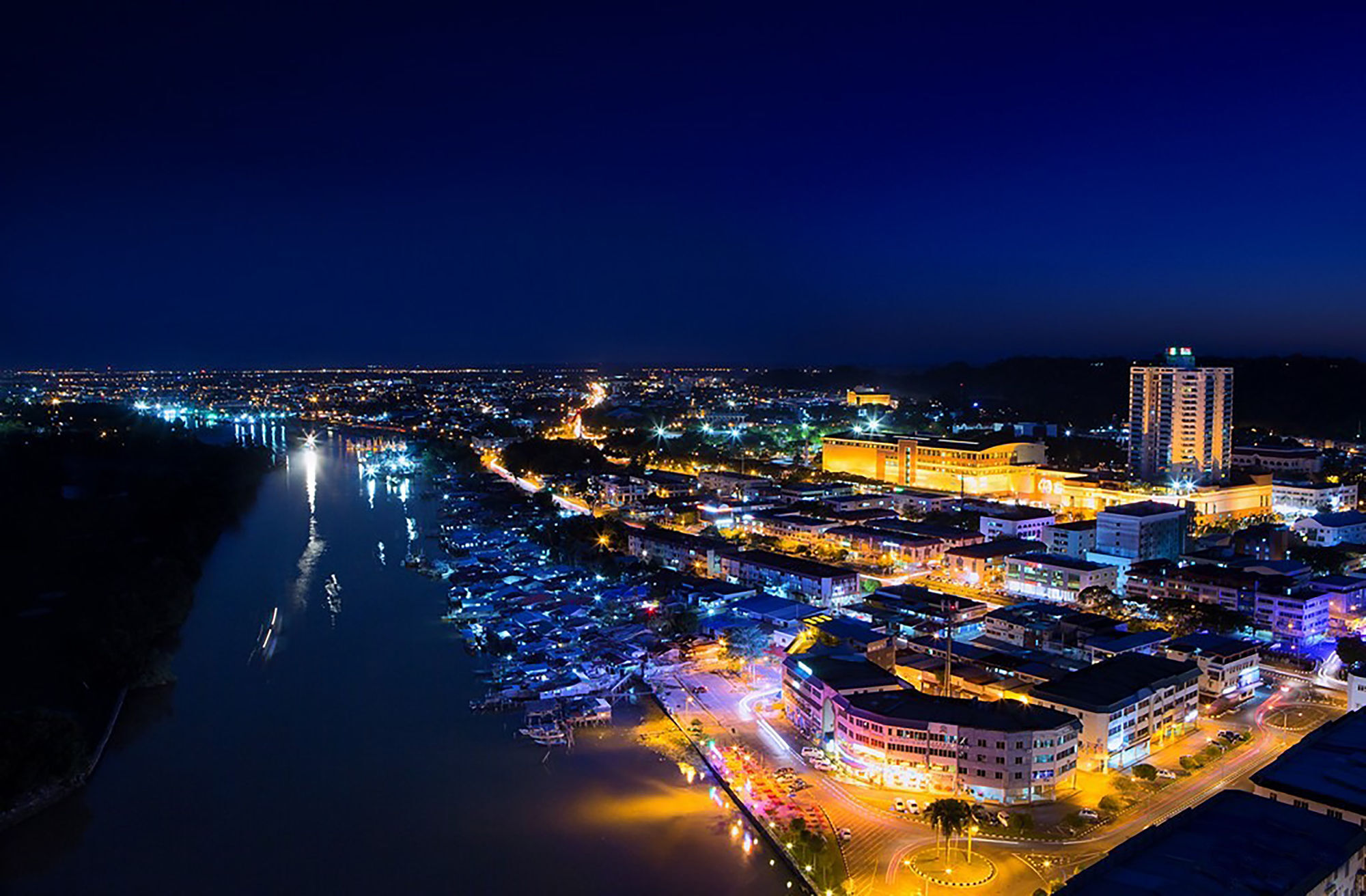 Pullman Miri Waterfront Hotel Ngoại thất bức ảnh Aerial view of the port of La Rochelle